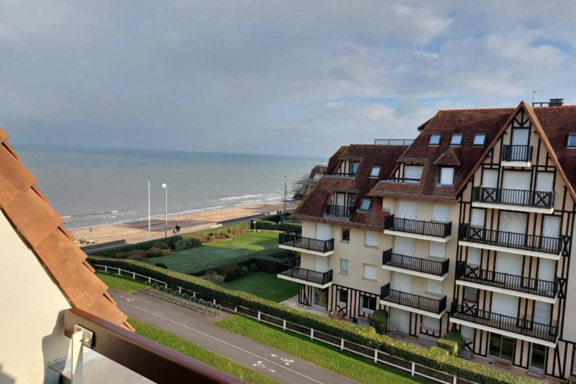 Apartment With Balcony Close To The Beach Cabourg Exterior foto